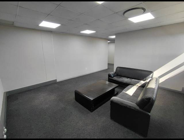 107M² OFFICE TO LET IN NOORDWYK